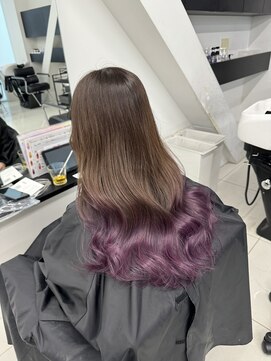 アライブ キチジョウジ(ALIVE Kichijoji) ワンポイントでお洒落なグラデーションカラー！