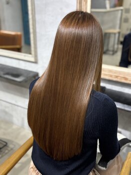 ゴエン(goen)の写真/【リピーター続出!!髪質改善ヘアエステ】11種類の高濃度美容液を髪質に合わせて調合し、丁寧に栄養を浸透♪