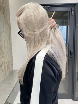 ソル 栄矢場町(SOL) ホワイトベージュ/ホワイトブロンド/全頭ブリーチ