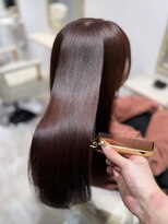 アイノアフィルン 麻布十番(AInoa fiRun) 遊び心のある暖色ブラウン