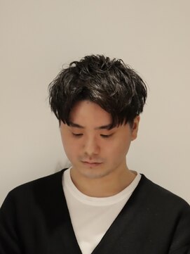 ザデイトウキョウ 表参道 青山(THE DAY TOKYO) MEN’S/サーフカール/刈り上げセンターパート/表参道駅/青山