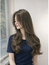 頭皮につけないゼロテクカラーでやさしくカラーを楽しめます