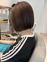 ピリ(pili)&nbsp;切りっぱなし×前下がりで大人可愛く