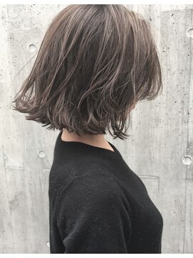 リマ(RIMA) 【RIMA】 切りっぱなし質感ボブ×抜け感ハイライト