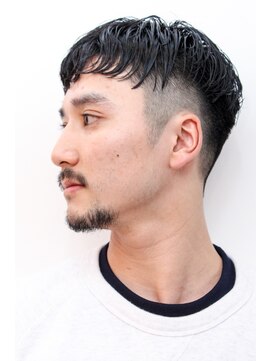 メリケンバーバーショップ コウベ(MERICAN BARBERSHOP KOBE) ツーブロックフェードぱっつんネープレスショート