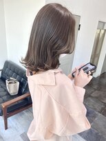 リズム(lysm)&nbsp;ベージュカラー× ミディアムレイヤー