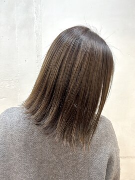 スタンス(stance) 透け感あるグレージュ×ロブ