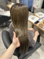 リーオオサカ(Lee Osaka)&nbsp;グレージュカラー×アルティストカラー/かれん