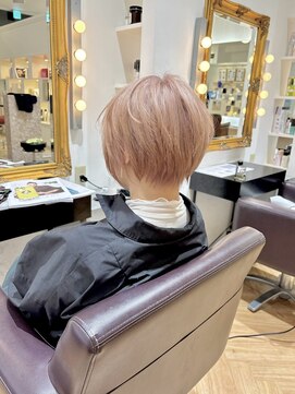 コワファースト  させぼ五番街店(COIFF1RST) White pink