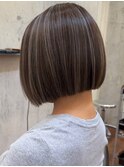 ハイライトカラーミルクティーベージュレイヤーカット