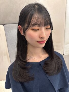 アナ ラーナ(Anna Lanna) レイヤーカット、ダークグレージュ、前髪レイヤー