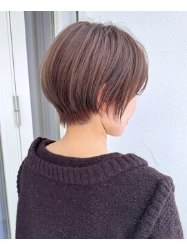 プリームヘアーホワイト(Pleame hair WHITE) 透け感たっぷりミルクティーショート