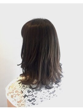 セラヴィ フー(C'EST LA VIE FUU) ミディアムパーマ