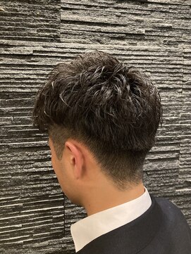 プレミアムバーバー 表参道店(PREMIUM BARBER produce by HIRO GINZA) ビジネスツーブロックパーマショート