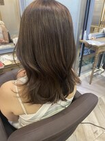 くびれミディアム柔らかアッシュベージュ