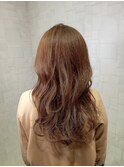 ベージュカラーのロングスタイル