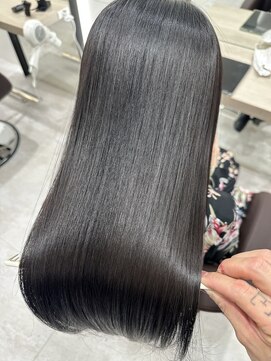 プラム 銀座店(plum ginza) ブルーブラック/髪質改善/縮毛矯正/銀座