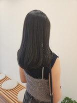 イラ(Era)&nbsp;暗髪カラー