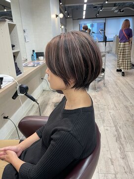 コワファーストナガサキシャンプーボーイ(COIFF1RST NAGASAKI SHAMPOO BOY) 大人ショートボブ丸みショートカットマッシュショート前髪あり