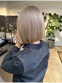 透明感ベージュ×ボブ
