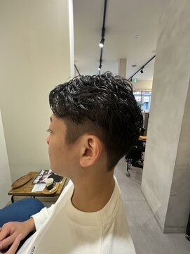 ハチマルハチ ナル 登戸店(808 nalu) シャドウパーマ × ツーブロック