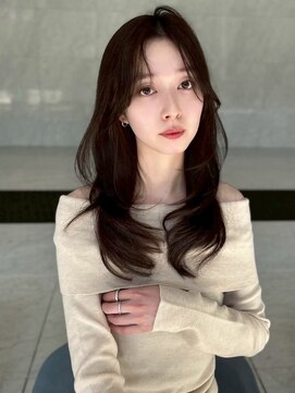 ユーフォリア 銀座(Euphoria) センター分けくびれヘア前髪ロングレイヤー韓国ヘアエモージュ