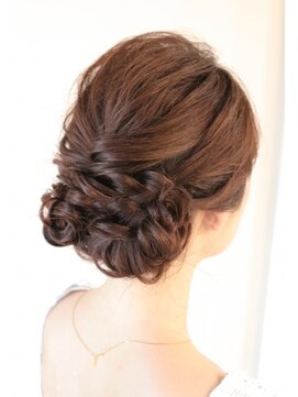 スタジオ 渋谷 原宿(Stujio) 三つ編みアレンジ