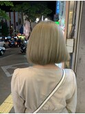 ベージュカラー