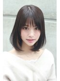 小顔ミディアムボブ