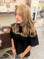 ヒカリス 東三国(HIKARIS) 笑顔溢れるハイトーン/顔周りレイヤー/ベージュカラー