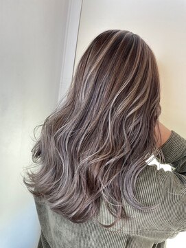 アイズ 本厚木(AIZU) 白髪ぼかし コントラストハイライト ハイライト 外国人風カラー