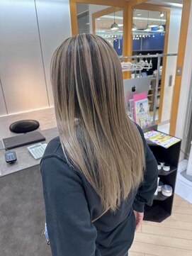 ユニ バイ マグ 長野店(Uni.by Mag) ハイライトレイヤーカットミルクティーベージュバレイヤージュ