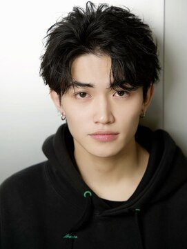 ルーシー 川越(LUCEY) センターパートフェザーパーマシャドウパーマメンズパーマ