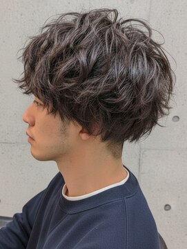 トゥルートラスト オムオム 甲府和戸(True Trust HOMME HOMME) メンズ ツーブロック×マッシュ×フェザーパーマ