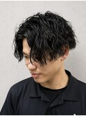 センターパート×波巻きパーマ｜色気モテ髪