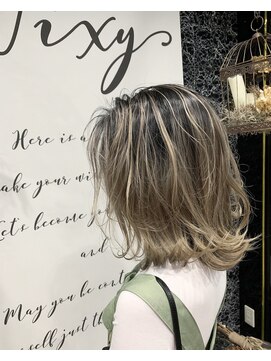 ウィクシー(wixy) 外国人カラー☆ベージュコントラストバレイヤージュ