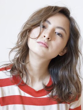 パール(PearL) 《PearL》透け感ベージュのふんわりミディ