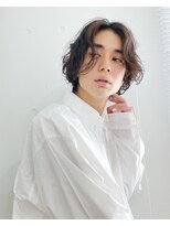 ユノ(juno)&nbsp;センターパート　前下がりミディアムパーマ