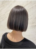 グレージュミニボブ