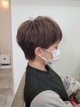 ファム バイコヒナタ(FUM by KOHINATA) 【耳周りもスッキリ】美シルエットショートスタイル♪