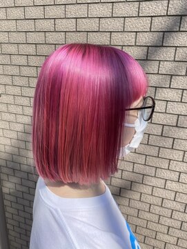 リア(Lia by KENJE) Lia&岡本拓朗　鮮やかなピンクで可愛くなりませんか？