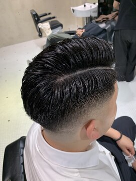 フランクスバーバーザスタンド(Frank’s barber the stand) サイドパートラインフェードF