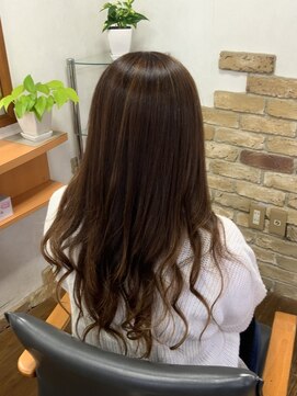 美容室シュガー 波巻きロング