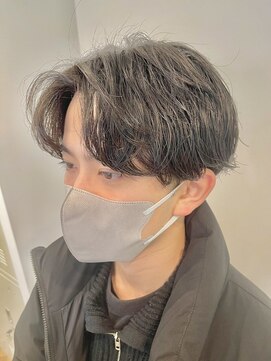 ロミーオム 本厚木(ROMMY. Homme) センターパート前下がりマッシュ