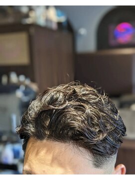 アールイー(Re) スキンフェード・パーマスタイル