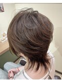 骨格を美しく見せるショートウルフ