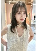顔まわりカット　レイヤーカット　ベージュカラー　