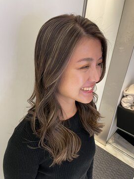 アピッシュ ギンザ(apish ginza) ナチュラルハイライト/ベージュカラー/ブリーチ/ハイライト/藤野