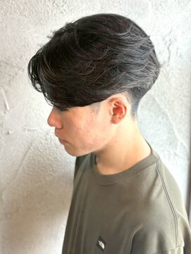 ニアウ 高崎店(Niau) フェザーパーマメンズセンターパート群馬高崎眉毛韓国