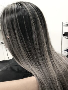 エスアイ(S.i) ハイトーンカラー［五条駅/京都駅/七条駅/四条駅/烏丸駅］